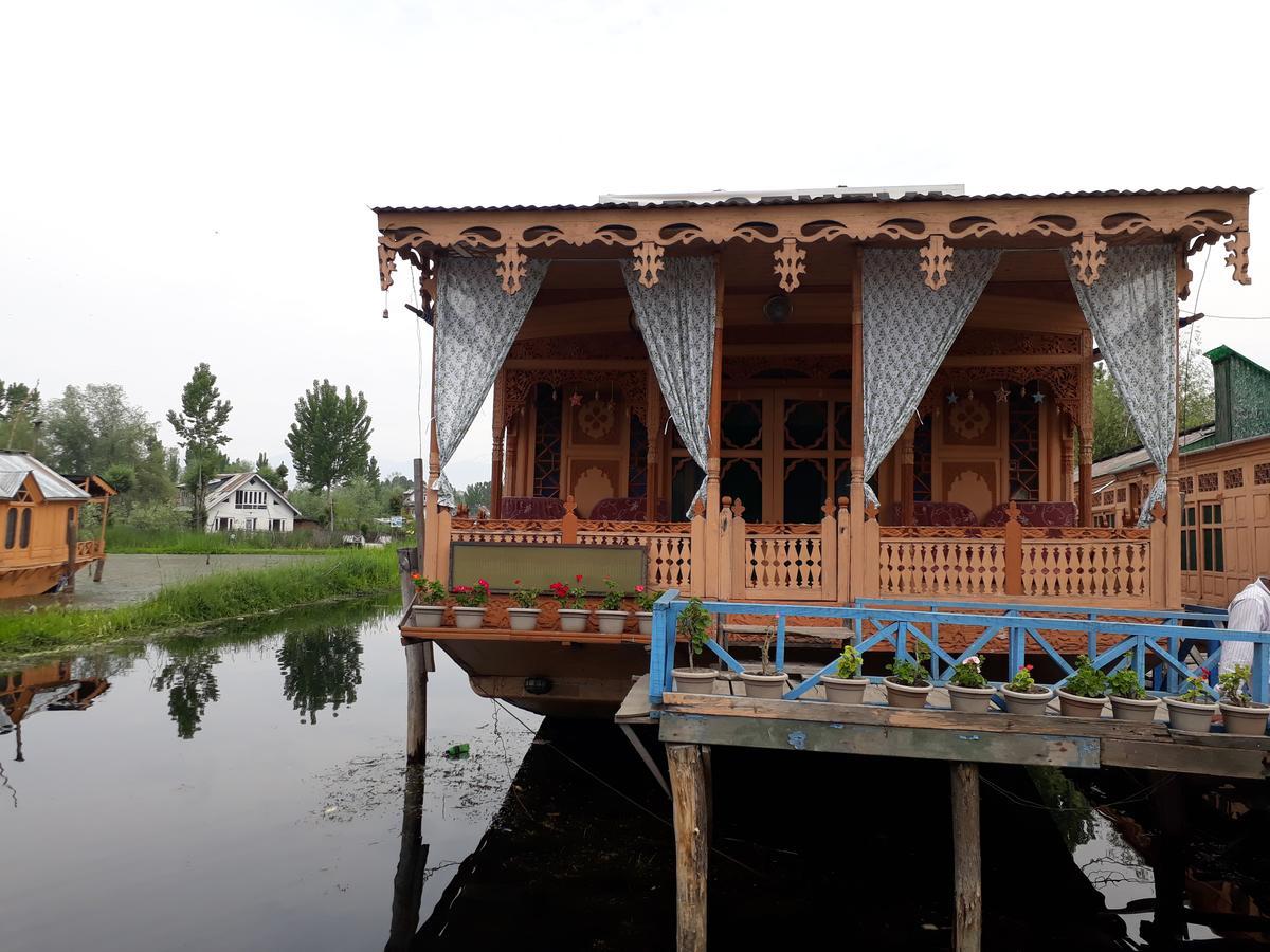Heritage Geneva House Boat Srīnagar Zewnętrze zdjęcie