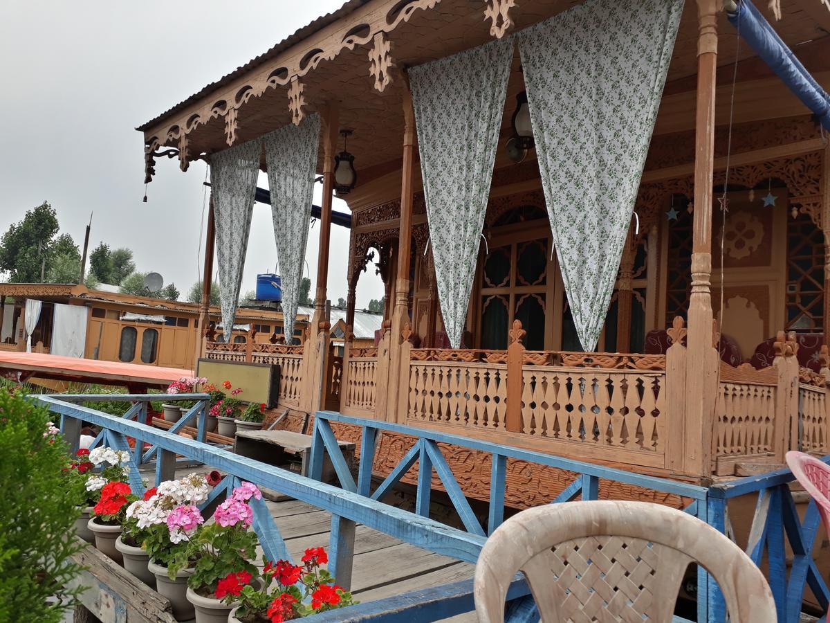 Heritage Geneva House Boat Srīnagar Zewnętrze zdjęcie