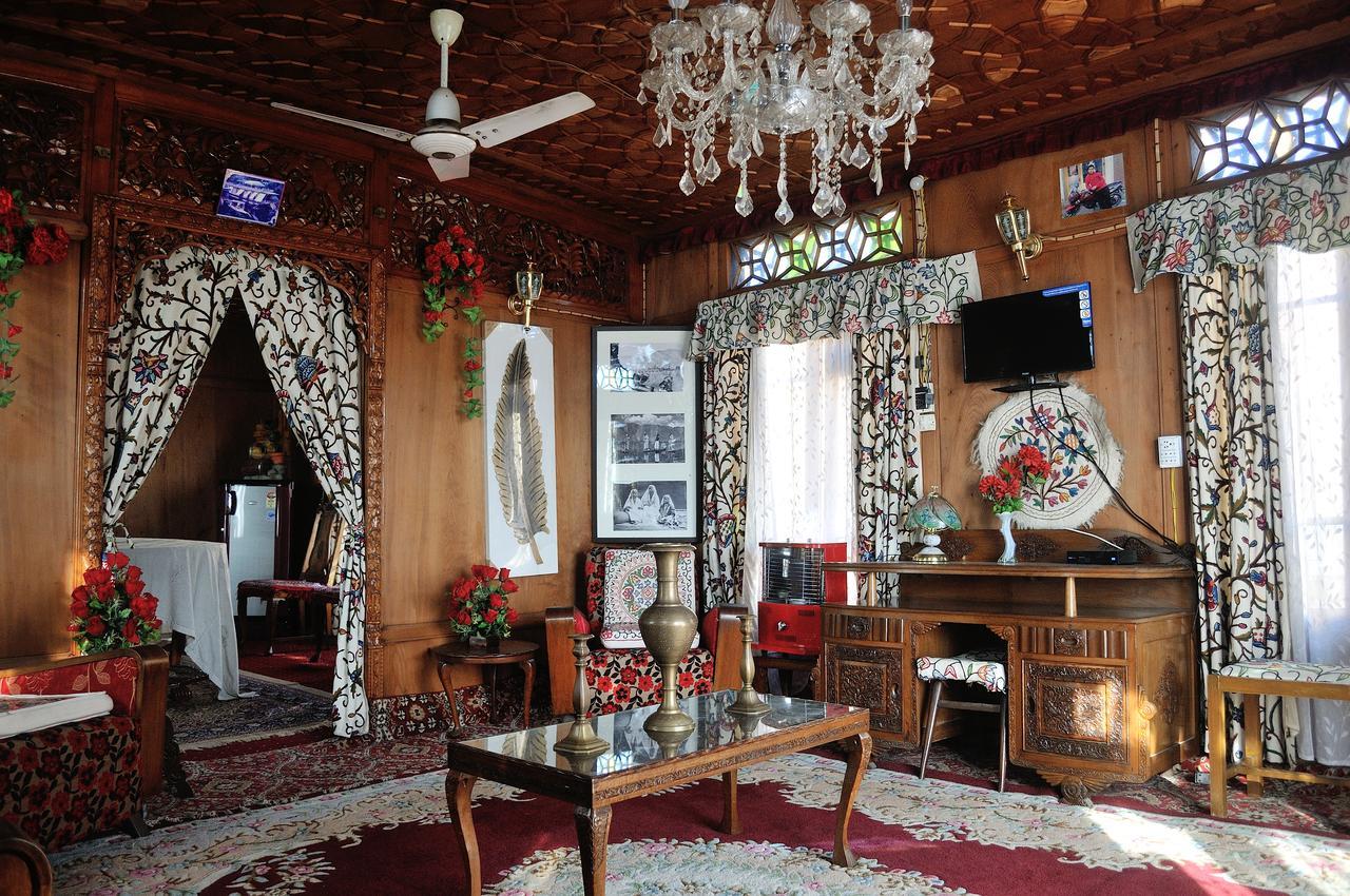 Heritage Geneva House Boat Srīnagar Zewnętrze zdjęcie